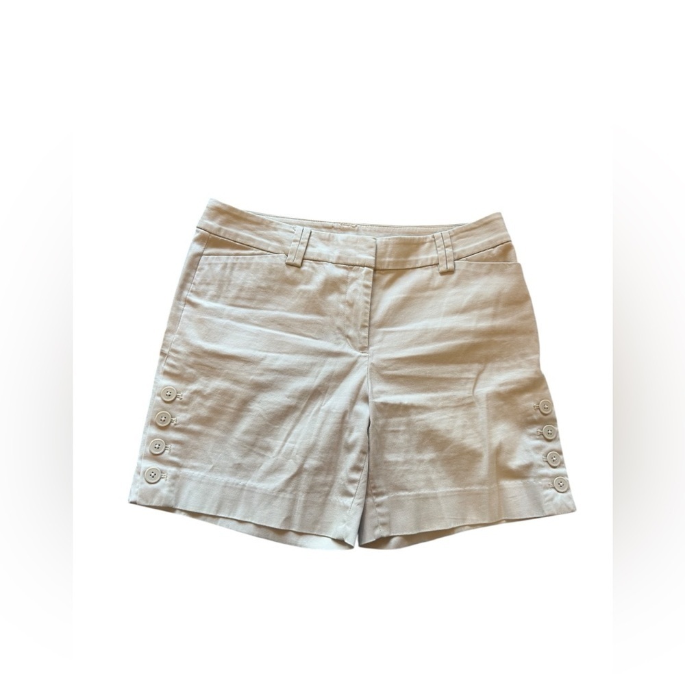 Talbots Women’s Tan Shorts Button Detail Size 6P Preppy Summer - Picture 1 of 5